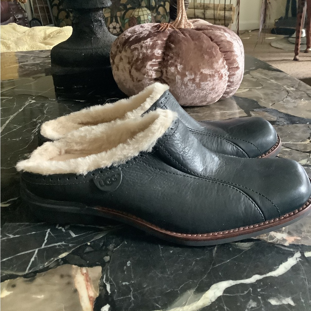 Authentic Ugg Langford Black Leather Shearling Li… - image 2